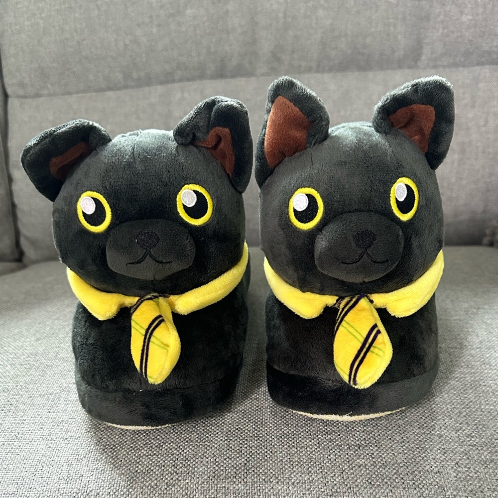 Dennis the YouTuber (DanTDM’s friend) slippers